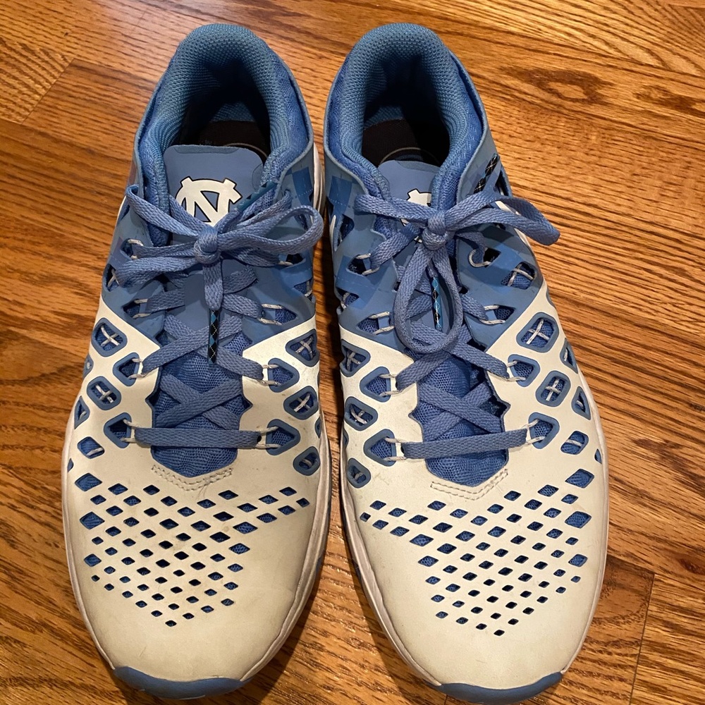 Nike UNC edition shoes